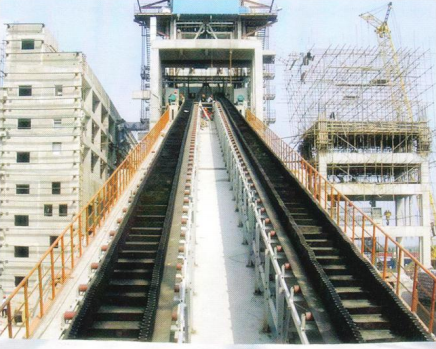 DJ Steeply Inclined Belt Conveyor – Vertical & Space-Saving Solution
